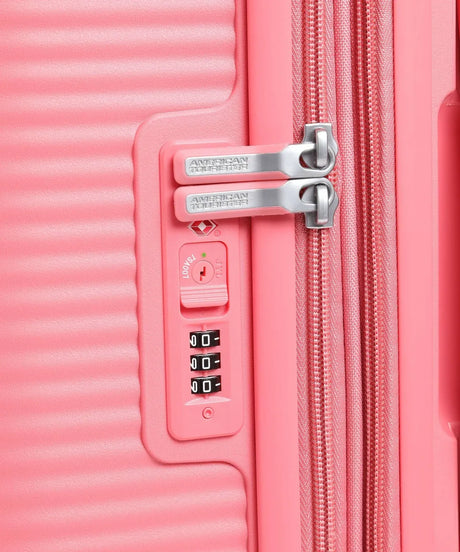 American Tourister Soundbox 67cm - Mellanstor Expanderbar Sun Kissed Coral