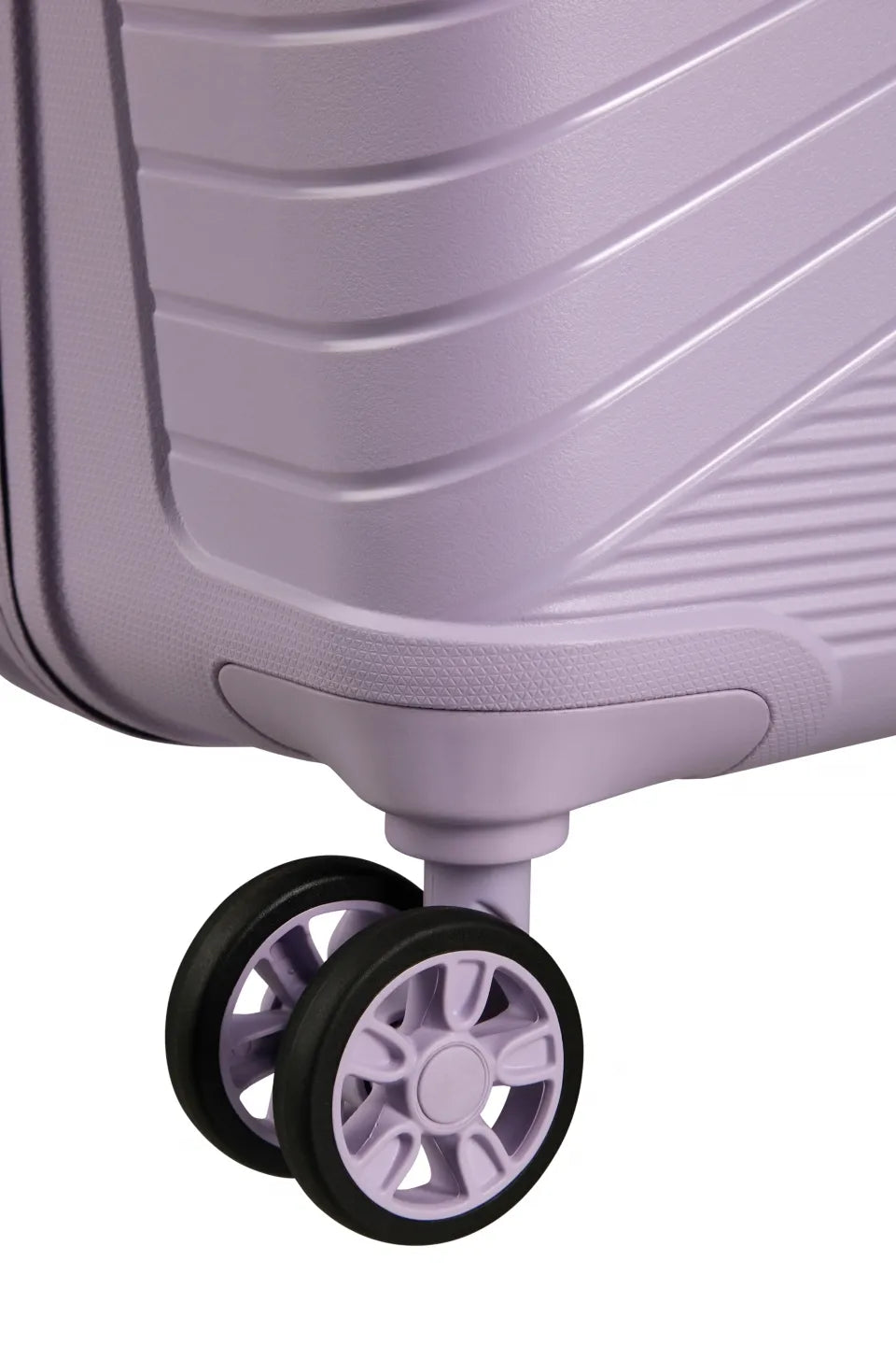 American Tourister Airconic 67cm - Mellanstor Stormy Lilac