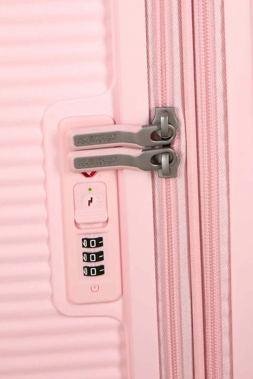 American Tourister Soundbox 67cm - Mellanstor Expanderbar Pastel Pink